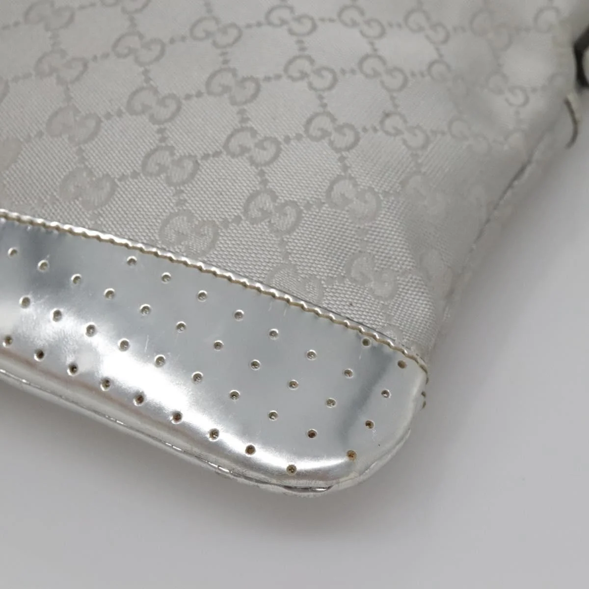 Gucci Zip Messenger Bag GG Canvas with Perforated Leather - Image 12