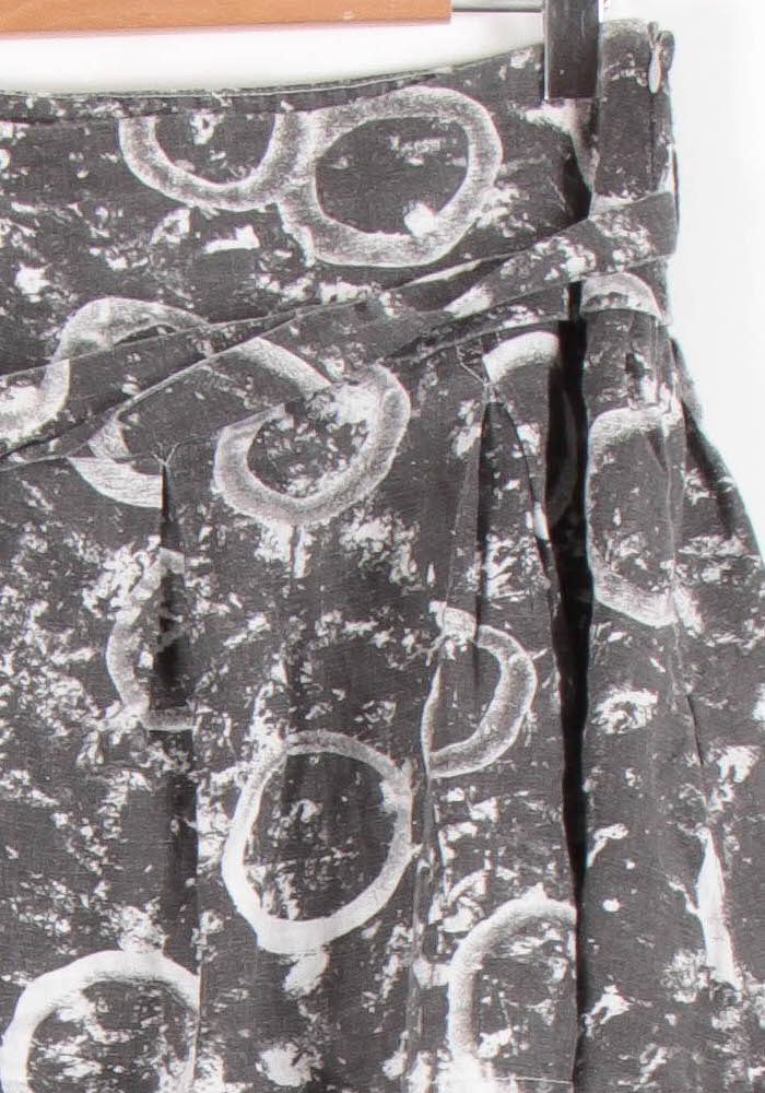 Jupe Courte Grise et Blanche - Taille L/40 - Image 3