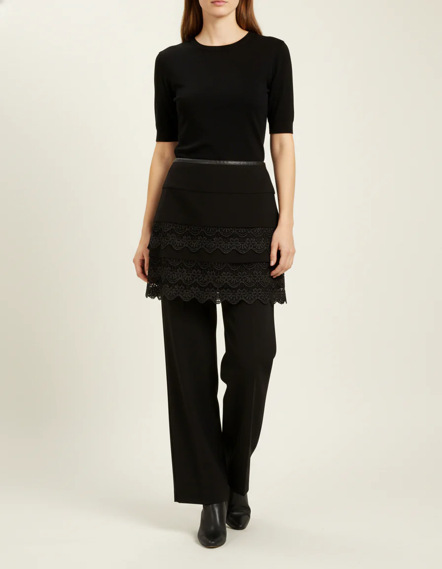 Jupe courte noire à broderies - Taille XL/42