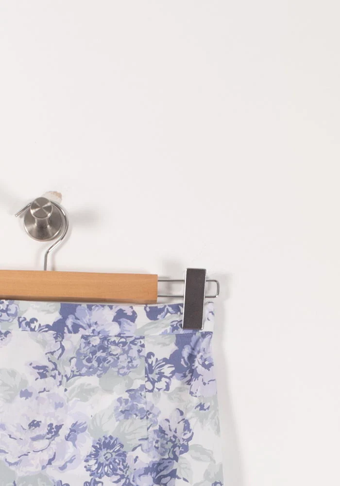 Jupe Fleurie Blanche et Bleue - Taille M/38 - Image 3