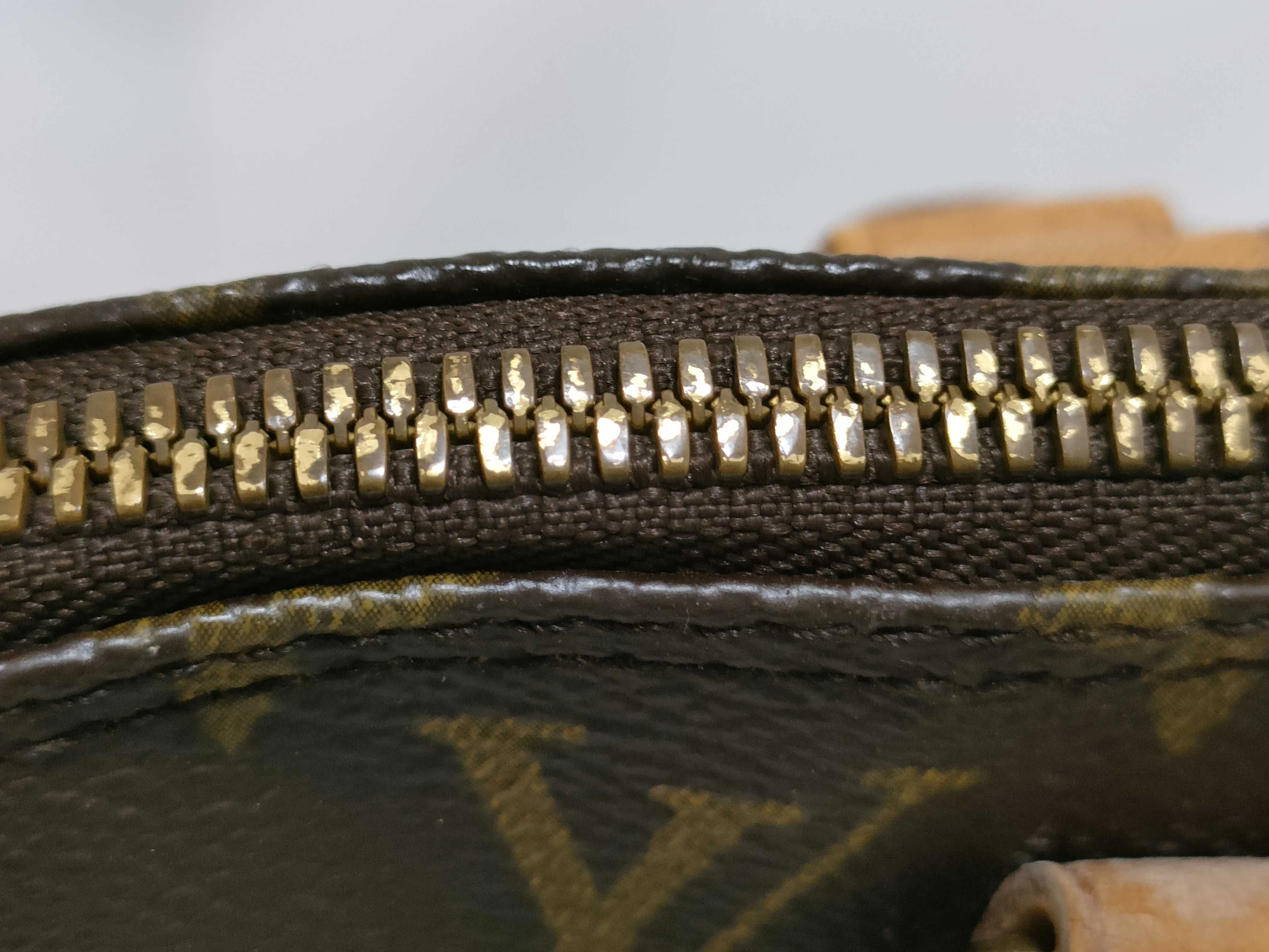 Louis Vuitton Alma Handbag Monogram Canvas - Image 3