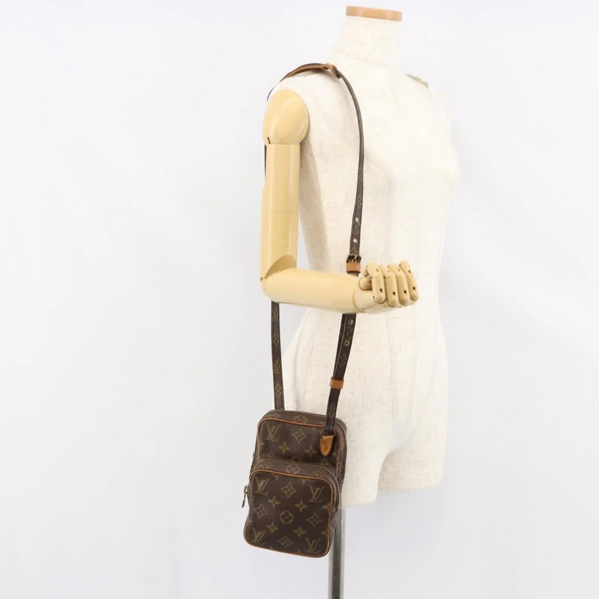 Louis Vuitton Amazone Bag Monogram Canvas - Image 13
