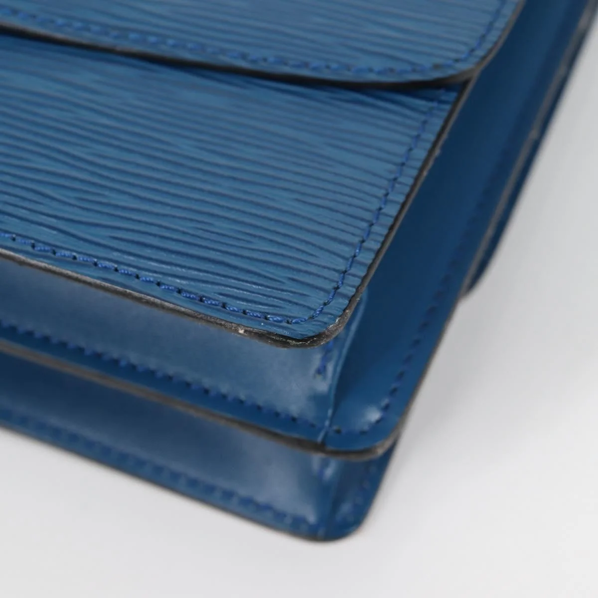 Louis Vuitton Grenelle Shoulder Bag Epi Leather - Image 9