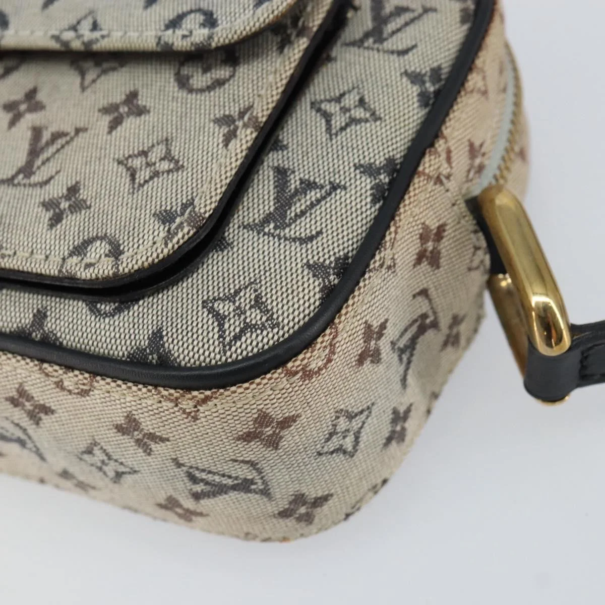 Louis Vuitton Juliette Crossbody Bag Mini Lin - Image 9