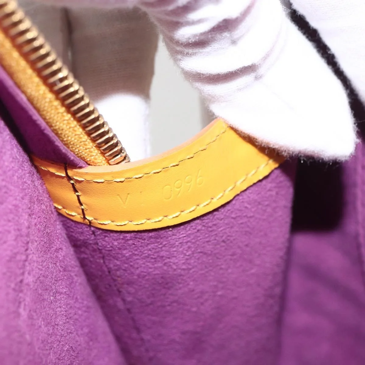 Louis Vuitton Lussac Handbag Epi Leather - Image 7
