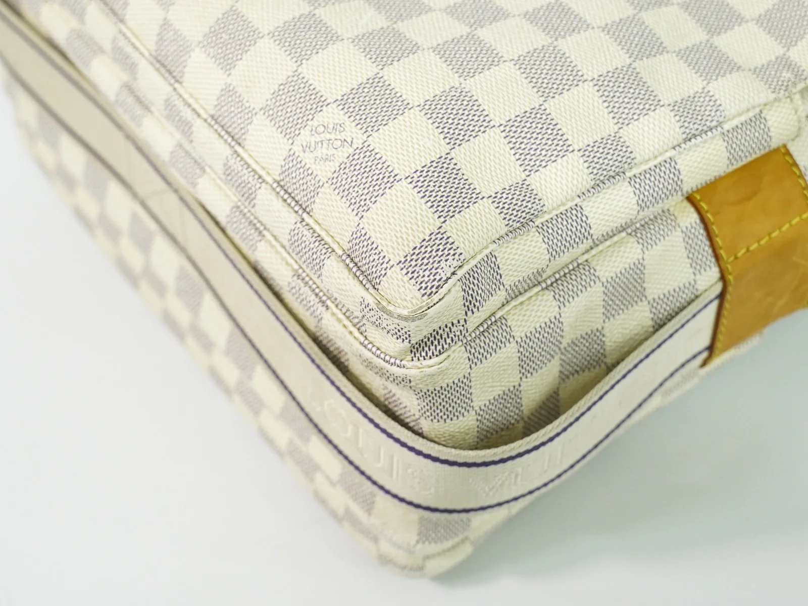 Louis Vuitton Naviglio Handbag Damier - Image 9