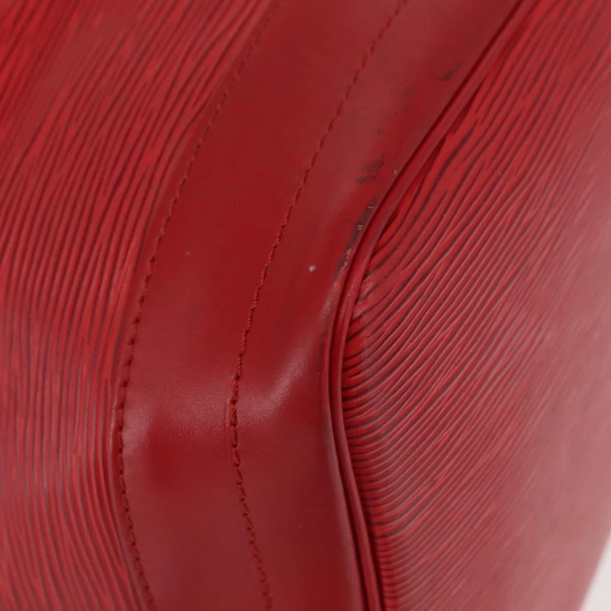 Louis Vuitton Noe Handbag Epi Leather - Image 9