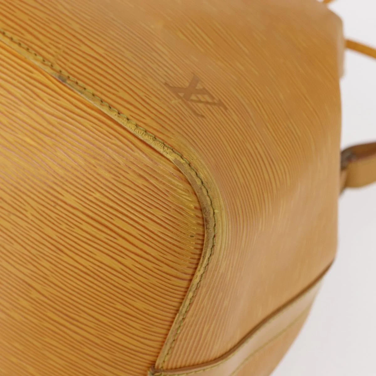 Louis Vuitton Petit Noe Handbag Epi Leather - Image 10