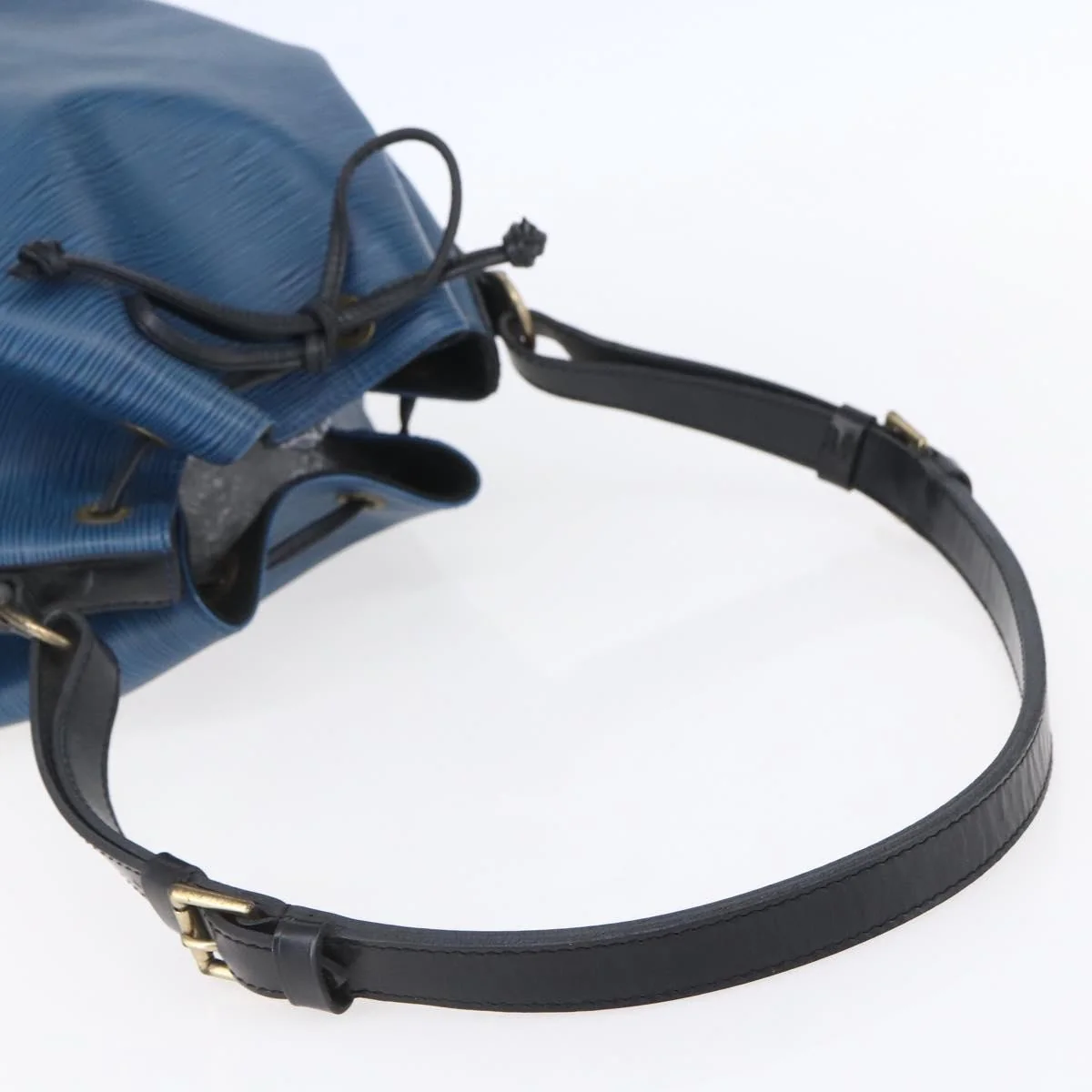Louis Vuitton Petit Noe Handbag Epi Leather - Image 8