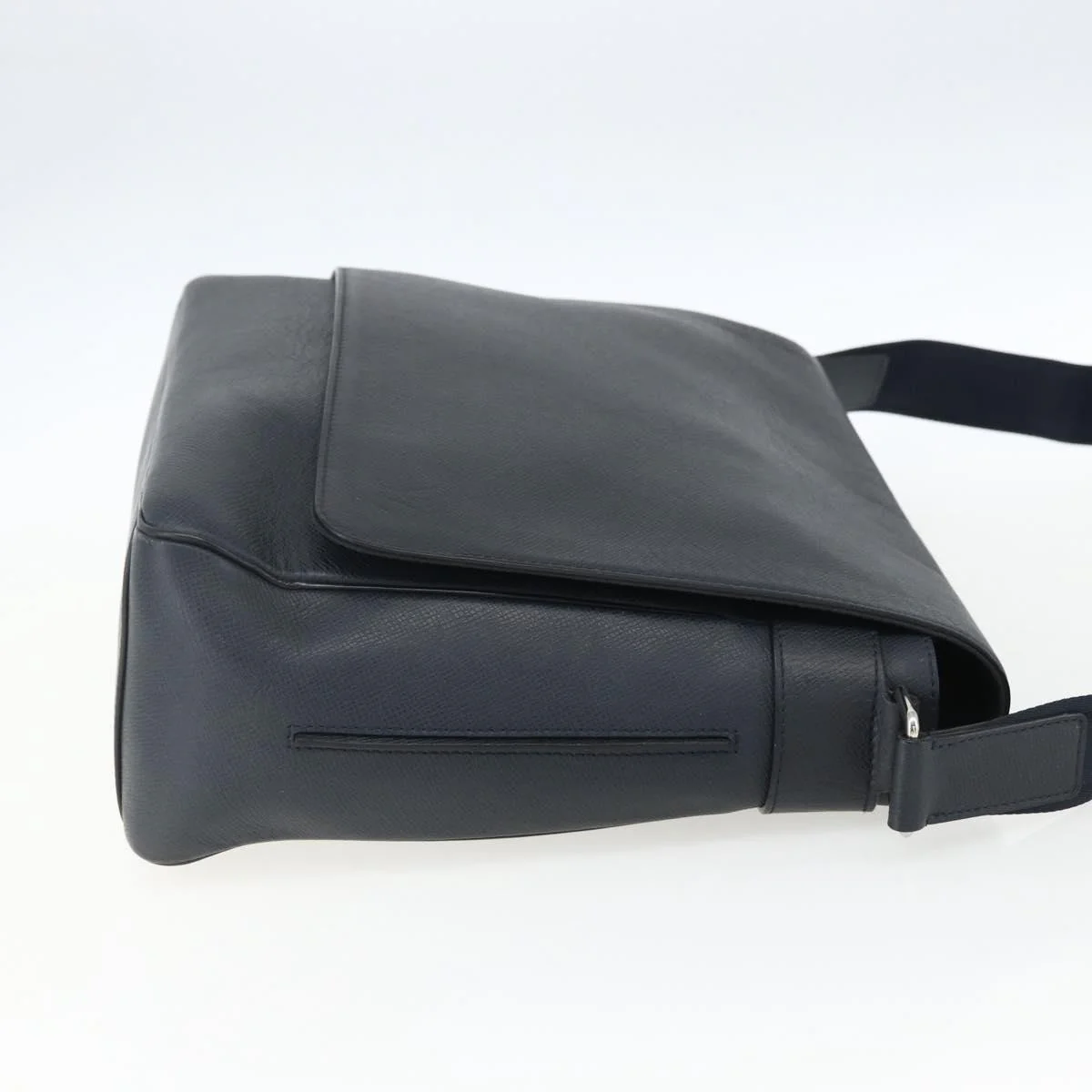 Louis Vuitton Roman Handbag Taiga Leather - Image 4