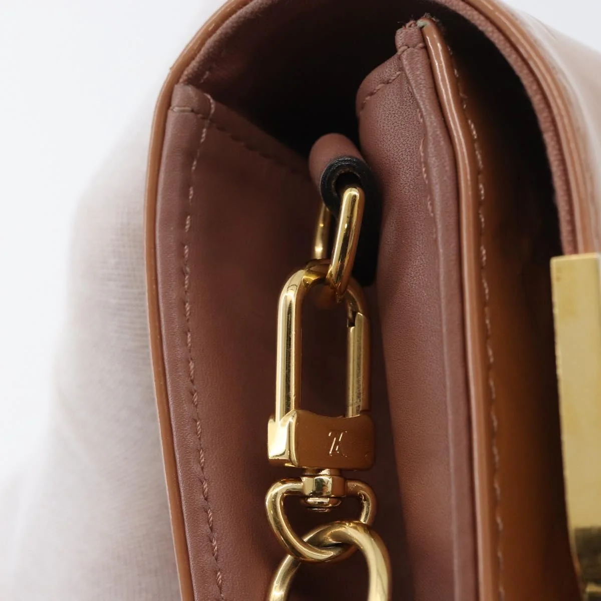 Louis Vuitton Rossmore Handbag Monogram Vernis - Image 13