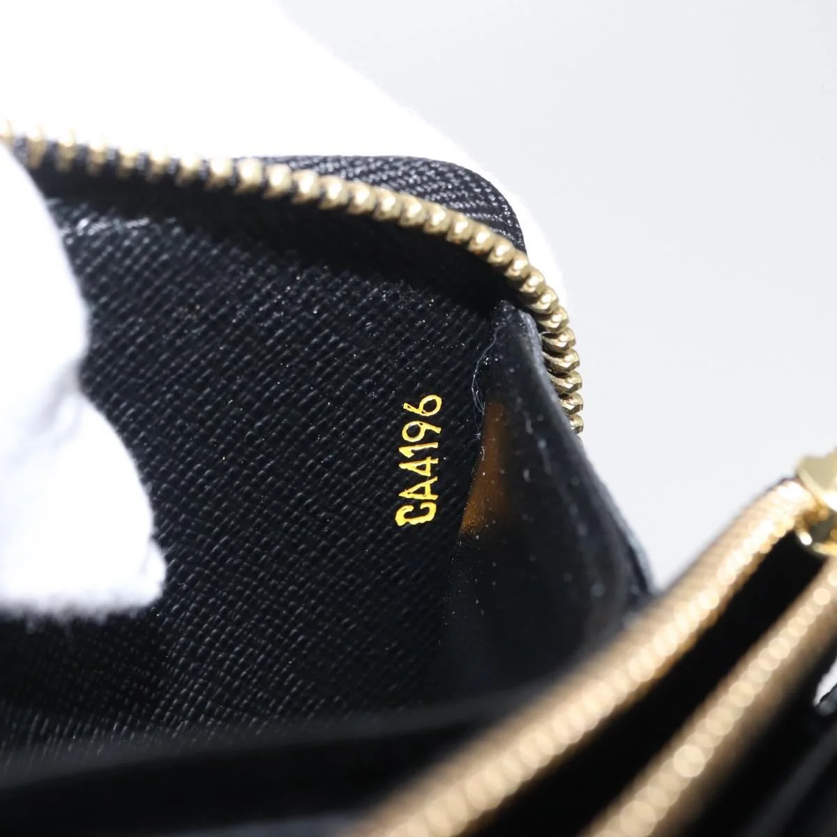 Louis Vuitton Zippy Wallet NM Epi Race édition limitée - Image 6